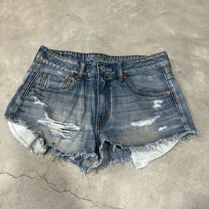 AMERICAN EAGLE HI-RISE SHORTS